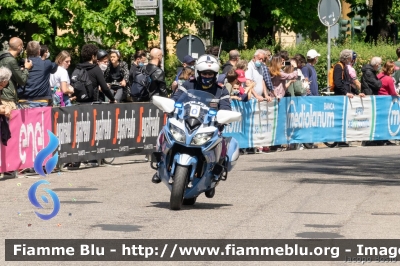 Yamaha FJR 1300 II serie
Polizia di Stato
Polizia Stradale
Allestimento Elevox
POLIZIA G3109
in scorta al Giro d'Italia 2021
Moto "0"
Parole chiave: Yamaha FJR_1300_IIserie POLIZIAG3109 Giro_D_Italia_2021