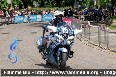 Yamaha FJR 1300 II serie
Polizia di Stato
Polizia Stradale
Allestimento Elevox
POLIZIA G3098
in scorta al Giro d'Italia 2021
Moto "14"
Parole chiave: Yamaha FJR_1300_IIserie POLIZIAG3098 Giro_D_Italia_2021