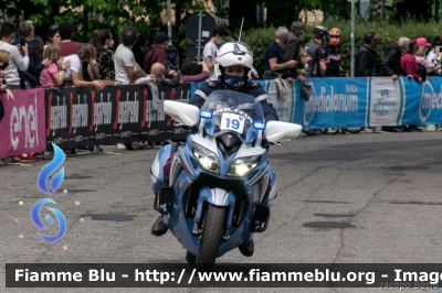 Yamaha FJR 1300 II serie
Polizia di Stato
Polizia Stradale
Allestimento Elevox
POLIZIA G3091
in scorta al Giro d'Italia 2021
Moto "19"
Parole chiave: Yamaha FJR_1300_IIserie POLIZIAG3091 Giro_D_Italia_2021