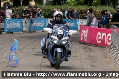 Yamaha FJR 1300 II serie
Polizia di Stato
Polizia Stradale
Allestimento Elevox
POLIZIA G3149
in scorta al Giro d'Italia 2021
Moto "24"
Parole chiave: Yamaha FJR_1300_IIserie POLIZIAG3149 Giro_D_Italia_2021