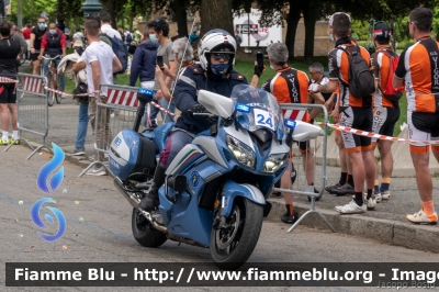 Yamaha FJR 1300 II serie
Polizia di Stato
Polizia Stradale
Allestimento Elevox
POLIZIA G3149
in scorta al Giro d'Italia 2021
Moto "24"
Parole chiave: Yamaha FJR_1300_IIserie POLIZIAG3149 Giro_D_Italia_2021