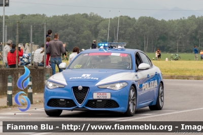 Alfa Romeo Nuova Giulia Q4
Polizia di Stato
Polizia Stradale
POLIZIA M2700
in scorta al Giro d'Italia 2021
Vettura "1"
Parole chiave: Alfa-Romeo Nuova_Giulia_Q4 POLIZIAM2700 Giro_D_Italia_2021