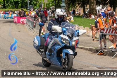 Yamaha FJR 1300 II serie
Polizia di Stato
Polizia Stradale
Allestimento Elevox
POLIZIA G3097
in scorta al Giro d'Italia 2021
Moto "Rossa"
Parole chiave: Yamaha FJR_1300_IIserie POLIZIAG3097 Giro_D_Italia_2021