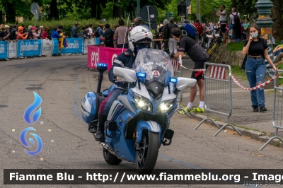 Yamaha FJR 1300 II serie
Polizia di Stato
Polizia Stradale
Allestimento Elevox
POLIZIA G3105
in scorta al Giro d'Italia 2021
Moto "Jolly"
Parole chiave: Yamaha FJR_1300_IIserie POLIZIAG3105 Giro_D_Italia_2021