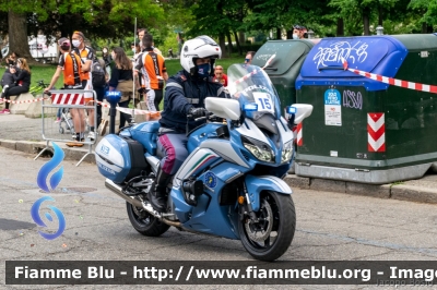 Yamaha FJR 1300 II serie
Polizia di Stato
Polizia Stradale
Allestimento Elevox
POLIZIA G3104
in scorta al Giro d'Italia 2021
Moto "15"
Parole chiave: Yamaha FJR_1300_IIserie POLIZIAG3104 Giro_D_Italia_2021