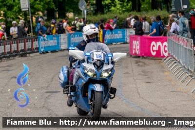 Yamaha FJR 1300 II serie
Polizia di Stato
Polizia Stradale
Allestimento Elevox
POLIZIA G3083
in scorta al Giro d'Italia 2021
Moto "18"
Parole chiave: Yamaha FJR_1300_IIserie POLIZIAG3083 Giro_D_Italia_2021