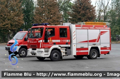 Iveco EuroCargo 120E24 II serie
Vigili del Fuoco
Comando Provinciale di Torino
Distaccamento Volontario di Alpignano
AutoPompaSerbatoio allestimento Kofler
VF 24715
Parole chiave: Iveco EuroCargo_120E24_IIserie VF24715