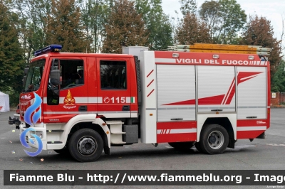 Iveco EuroCargo 120E24 II serie
Vigili del Fuoco
Comando Provinciale di Torino
Distaccamento Volontario di Alpignano
AutoPompaSerbatoio allestimento Kofler
VF 24715
Parole chiave: Iveco EuroCargo_120E24_IIserie VF24715