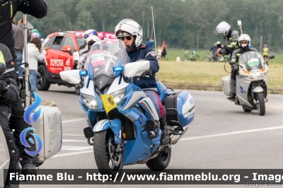 Yamaha FJR 1300 II serie
Polizia di Stato
Polizia Stradale
Allestimento Elevox
POLIZIA G3103
in scorta al Giro d'Italia 2021
Moto "Gialla"
Parole chiave: Yamaha FJR_1300_IIserie POLIZIAG3103 Giro_D_Italia_2021