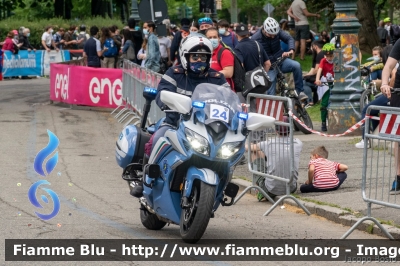 Yamaha FJR 1300 II serie
Polizia di Stato
Polizia Stradale
Allestimento Elevox
POLIZIA G3149
in scorta al Giro d'Italia 2021
Moto "24"
Parole chiave: Yamaha FJR_1300_IIserie POLIZIAG3149 Giro_D_Italia_2021