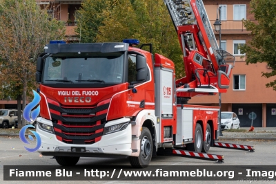 Iveco S-Way AT260S42
Vigili del Fuoco
Autoscala M42L da 42 metri allestimento Magirus
Parole chiave: Iveco S-Way_AT260S42