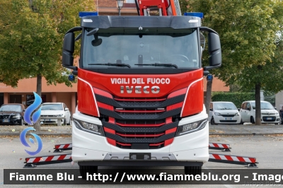 Iveco S-Way AT260S42
Vigili del Fuoco
Autoscala M42L da 42 metri allestimento Magirus
Parole chiave: Iveco S-Way_AT260S42