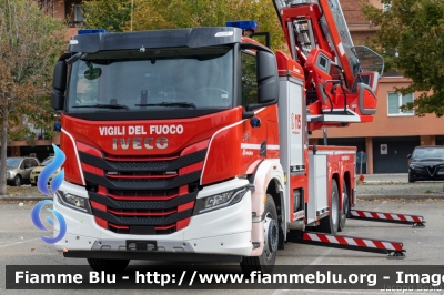 Iveco S-Way AT260S42
Vigili del Fuoco
Autoscala M42L da 42 metri allestimento Magirus
Parole chiave: Iveco S-Way_AT260S42