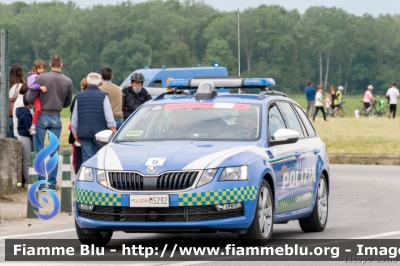 Skoda Octavia Wagon V serie
Polizia di Stato
Polizia Stradale
Allestimento Focaccia
Decorazione Grafica Artlantis
POLIZIA M5232
in scorta al Giro d'Italia 2021
Vettura "5"
Parole chiave: Skoda Octavia_Wagon_Vserie POLIZIAM5232 Giro_D_Italia_2021