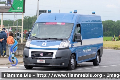 Fiat Ducato X250
Polizia di Stato
Polizia Stradale
Officina Mobile
POLIZIA H3293
in scorta al Giro d'Italia 2021
Vettura "6"
Parole chiave: Fiat Ducato_X250 POLIZIAH3293 Giro_D_Italia_2021