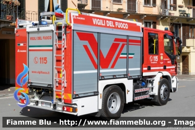 Iveco EuroCargo 120E25 IV serie
Vigili del Fuoco
Comndo Provinciale di Verbania
Distaccamento Volontario di Baceno
AutoPompaSerbatoio allestimento Iveco-Magirus
VF 32218
Parole chiave: Iveco EuroCargo_120E25_IVserie VF32218