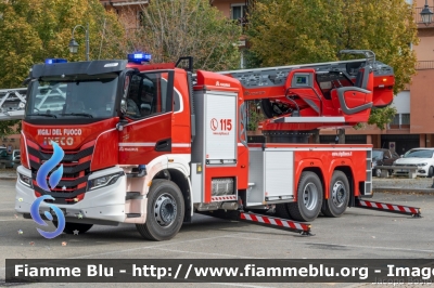 Iveco S-Way AT260S42
Vigili del Fuoco
Autoscala M42L da 42 metri allestimento Magirus
Parole chiave: Iveco S-Way_AT260S42