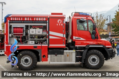 Mercedes-Benz Unimog U219
Vigili del Fuoco
Direzione Regionale per il Piemonte
Automezzo AIB allestimento BAI
Parole chiave: Mercedes-Benz Unimog_U219