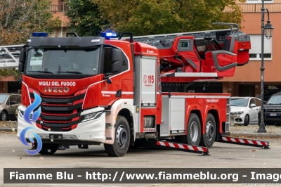 Iveco S-Way AT260S42
Vigili del Fuoco
Autoscala M42L da 42 metri allestimento Magirus
Parole chiave: Iveco S-Way_AT260S42