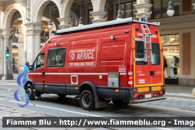 Iveco Daily V serie
Iveco Daily V serie
Vigili del Fuoco
Comando Provinciale di Torino
AutoFurgone/Unità di Crisi Locale allestimento Iveco-Magirus
VF 27005
Parole chiave: Iveco Daily_Vserie VF27005 santa_barbara_2021