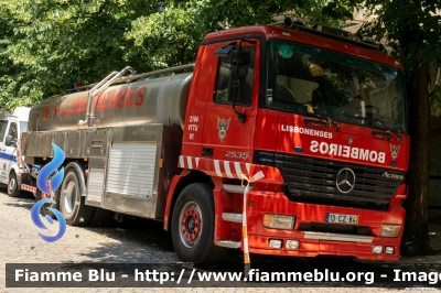 Mercedes-Benz Actros 2535
Portugal - Portogallo
Bombeiros Voluntários de Lisboa
Veículo Tanque Tático Urbano
Parole chiave: Mercedes-Benz Actros_2535