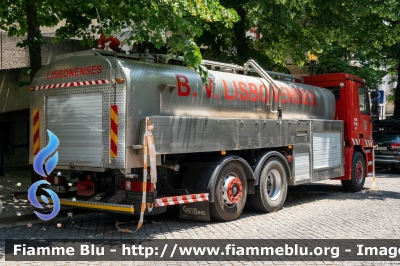 Mercedes-Benz Actros 2535
Portugal - Portogallo
Bombeiros Voluntários de Lisboa
Veículo Tanque Tático Urbano
Parole chiave: Mercedes-Benz Actros_2535