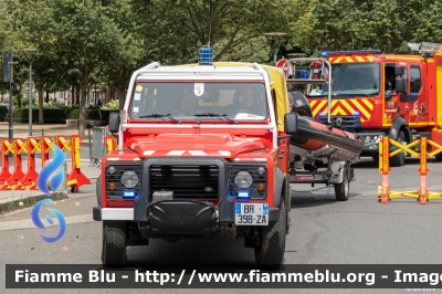 Land Rover Defender 130

France - Francia
S.D.M.I.S. 69 - Rhône et de la métropole de Lyon
Véhicule Fourgonnette d'Intervention Tout-Terrain
Parole chiave: Land-Rover Defender_130