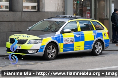 Skoda Octavia Wagon IV serie
United Kingdom - Gran Bretagna
City of London Police
Autopattuglia con sistema lettura targhe ANPR
Parole chiave: Skoda Octavia_Wagon_IVserie