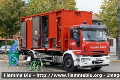 Iveco EuroCargo 180E28 II Serie
Vigili del Fuoco
Comando Provinciale di Torino
Nucleo NBCR
Allestimento Iveco-Magirus
VF 23714
Parole chiave: Iveco EuroCargo_180E28_II_Serie VF23714 