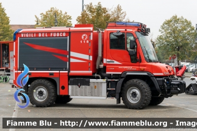 Mercedes-Benz Unimog U219
Vigili del Fuoco
Direzione Regionale per il Piemonte
Automezzo AIB allestimento BAI
Parole chiave: Mercedes-Benz Unimog_U219