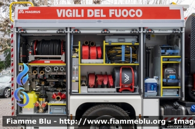 Iveco EuroCargo 120E25 IV serie
Vigili del Fuoco
Comndo Provinciale di Verbania
Distaccamento Volontario di Baceno
AutoPompaSerbatoio allestimento Iveco-Magirus
VF 32218
Parole chiave: Iveco EuroCargo_120E25_IVserie VF32218