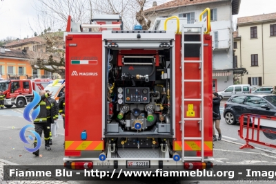 Iveco EuroCargo 120E25 IV serie
Vigili del Fuoco
Comndo Provinciale di Verbania
Distaccamento Volontario di Baceno
AutoPompaSerbatoio allestimento Iveco-Magirus
VF 32218
Parole chiave: Iveco EuroCargo_120E25_IVserie VF32218