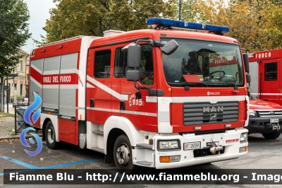 Man TGL 12.240 II serie
Vigili del Fuoco
Comando Provinciale di Torino
Distaccamento Permanente di Susa
AutoPompaSerbatoio allestimento Rosenfire
VF 26591
Parole chiave: Man TGL_12.240_IIserie VF26591