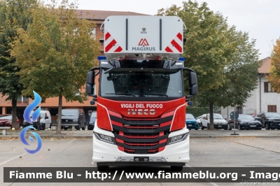 Iveco S-Way AT260S42
Vigili del Fuoco
AutoScala M42L da 42 metri allestimento Magirus
Parole chiave: Iveco S-Way_AT260S42