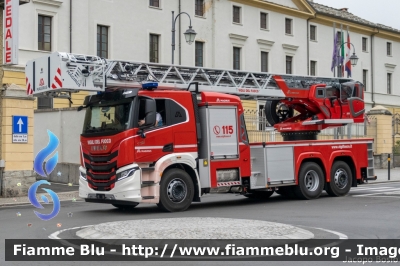 Iveco S-Way AT260S42
Vigili del Fuoco
AutoScala M42L da 42 metri allestimento Magirus
Parole chiave: Iveco S-Way_AT260S42