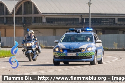 Skoda Octavia Wagon V serie
Polizia di Stato
Polizia Stradale
Allestimento Focaccia
Decorazione Grafica Artlantis
POLIZIA M4776
Parole chiave: Giro_D_Italia_2020 Skoda Octavia_Wagon_Vserie POLIZIAM4776