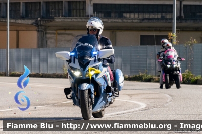 Yamaha FJR 1300 II serie
Polizia di Stato
Polizia Stradale
Allestimento Elevox
POLIZIA G3098
in scorta al Giro d'Italia 2020
Moto "Gialla"
Parole chiave: Yamaha FJR_1300_IIserie POLIZIAG3098 Giro_D_Italia_2020