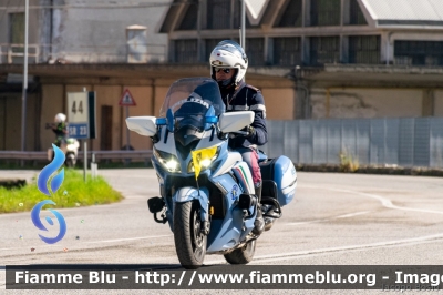 Yamaha FJR 1300 II serie
Polizia di Stato
Polizia Stradale
Allestimento Elevox
POLIZIA G3098
in scorta al Giro d'Italia 2020
Moto "Gialla"
Parole chiave: Yamaha FJR_1300_IIserie POLIZIAG3098 Giro_D_Italia_2020