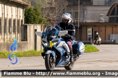 Yamaha FJR 1300 II serie
Polizia di Stato
Polizia Stradale
Allestimento Elevox
POLIZIA G3098
in scorta al Giro d'Italia 2020
Moto "Gialla"
Parole chiave: Yamaha FJR_1300_IIserie POLIZIAG3098 Giro_D_Italia_2020