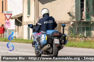 Yamaha FJR 1300 II serie
Polizia di Stato
Polizia Stradale
Allestimento Elevox
POLIZIA G3098
in scorta al Giro d'Italia 2020
Moto "Gialla"
Parole chiave: Yamaha FJR_1300_IIserie POLIZIAG3098 Giro_D_Italia_2020