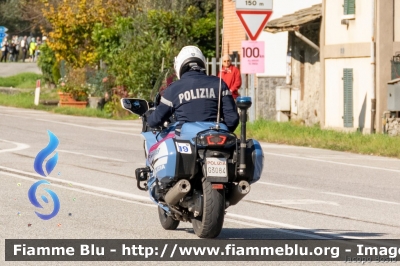 Yamaha FJR 1300 II serie
Polizia di Stato
Polizia Stradale
Allestimento Elevox
POLIZIA G3084
in scorta al Giro d'Italia 2020
Moto 19
Parole chiave: Yamaha FJR_1300_IIserie POLIZIAG3084 Giro_D_Italia_2020