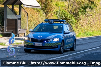 Skoda Octavia Wagon V serie
Polizia di Stato
Polizia Stradale
Allestimento Focaccia
Decorazione Grafica Artlantis
POLIZIA M4705
in scorta al Giro d'Italia 2020
Parole chiave: Skoda Octavia_Wagon_Vserie POLIZIAM4705 Giro_D_Italia_2020