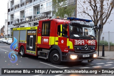 Mercedes-Benz Atego III serie
Great Britain - Gran Bretagna
London Fire Brigade
Whitechapel Fire Station
Parole chiave: Mercedes-Benz Atego_IIIserie