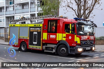 Mercedes-Benz Atego III serie
Great Britain - Gran Bretagna
London Fire Brigade
Whitechapel Fire Station
Parole chiave: Mercedes-Benz Atego_IIIserie