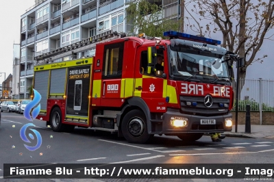 Mercedes-Benz Atego III serie
Great Britain - Gran Bretagna
London Fire Brigade
Whitechapel Fire Station
Parole chiave: Mercedes-Benz Atego_IIIserie