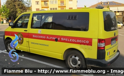 Volkswagen Caravelle T5 restyle
Corpo Nazionale Soccorso Alpino e Speleologico
Direzione Nazionale
Cinofili SAR
Parole chiave: Volkswagen Caravelle T5_restyle