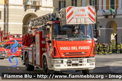 Iveco EuroFire 150E27 I serie
Vigili del Fuoco
Comando Provinciale di Cuneo
Distaccamento Permanente di Alba
AutoScala da 32 metri allestimento Iveco-Magirus
Ricondizionata Fortini
VF 28018
Parole chiave: Iveco EuroFire_150E27_Iserie VF28018 Santa_Barbara_2023