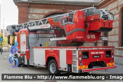 Iveco EuroCargo 160E32 IV serie
Vigili del Fuoco
Autoscala articolata M32L-AS 32 metri
Allestimento Magirus
Parole chiave: Iveco EuroCargo 160E32_IVserie M32L-AS