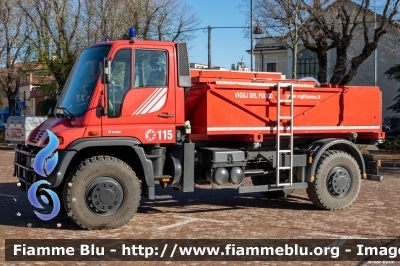 Mercedes-Benz Unimog U500
Vigili del Fuoco
Comando Provinciale di Cuneo
VF 24616
Ex Stazione Satellitare Mobile
Parole chiave: Mercedes-Benz Unimog_U500 VF24616