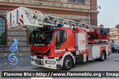 Iveco EuroCargo 160E32 IV serie
Vigili del Fuoco
Autoscala articolata M32L-AS 32 metri
Allestimento Magirus
Parole chiave: Iveco EuroCargo 160E32_IVserie M32L-AS